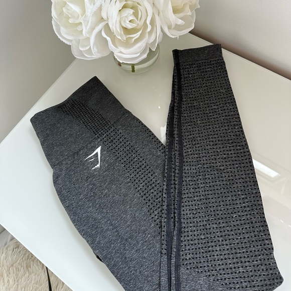 Gymshark Vital Seamless 2.0 Leggings in Charcoal Marl - Picture 2 of 3